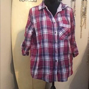 🌸🌸Perfect for springOr summer plaid flannel 🌸🌸